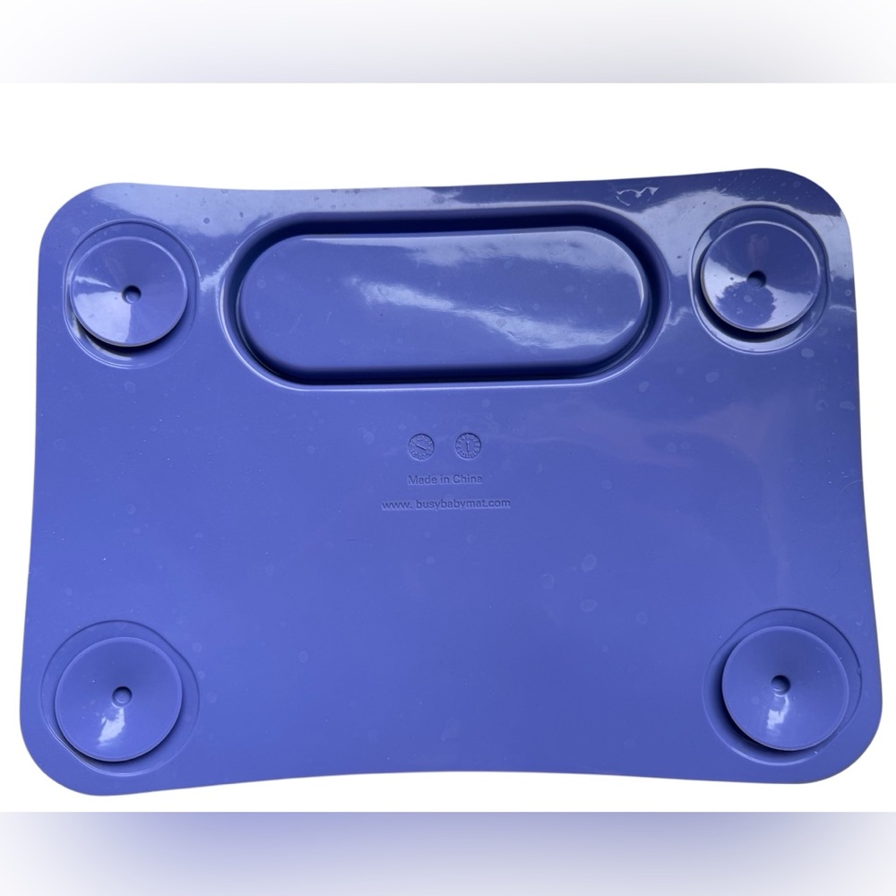 Busy baby silicone suction mat for eating with tethers for toys in purple - Picture 2 of 2